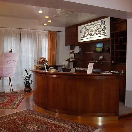 Отель Ristorante Flora 3*