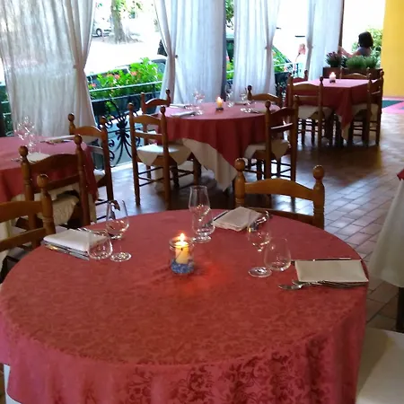 Ξενοδοχείο Ristorante Flora Vittorio Veneto
