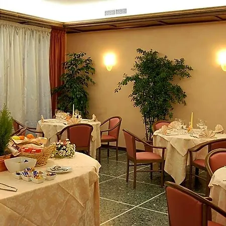 Ristorante Flora Otel 3*
