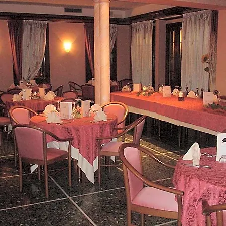 Hotel Ristorante Flora Vittorio Veneto